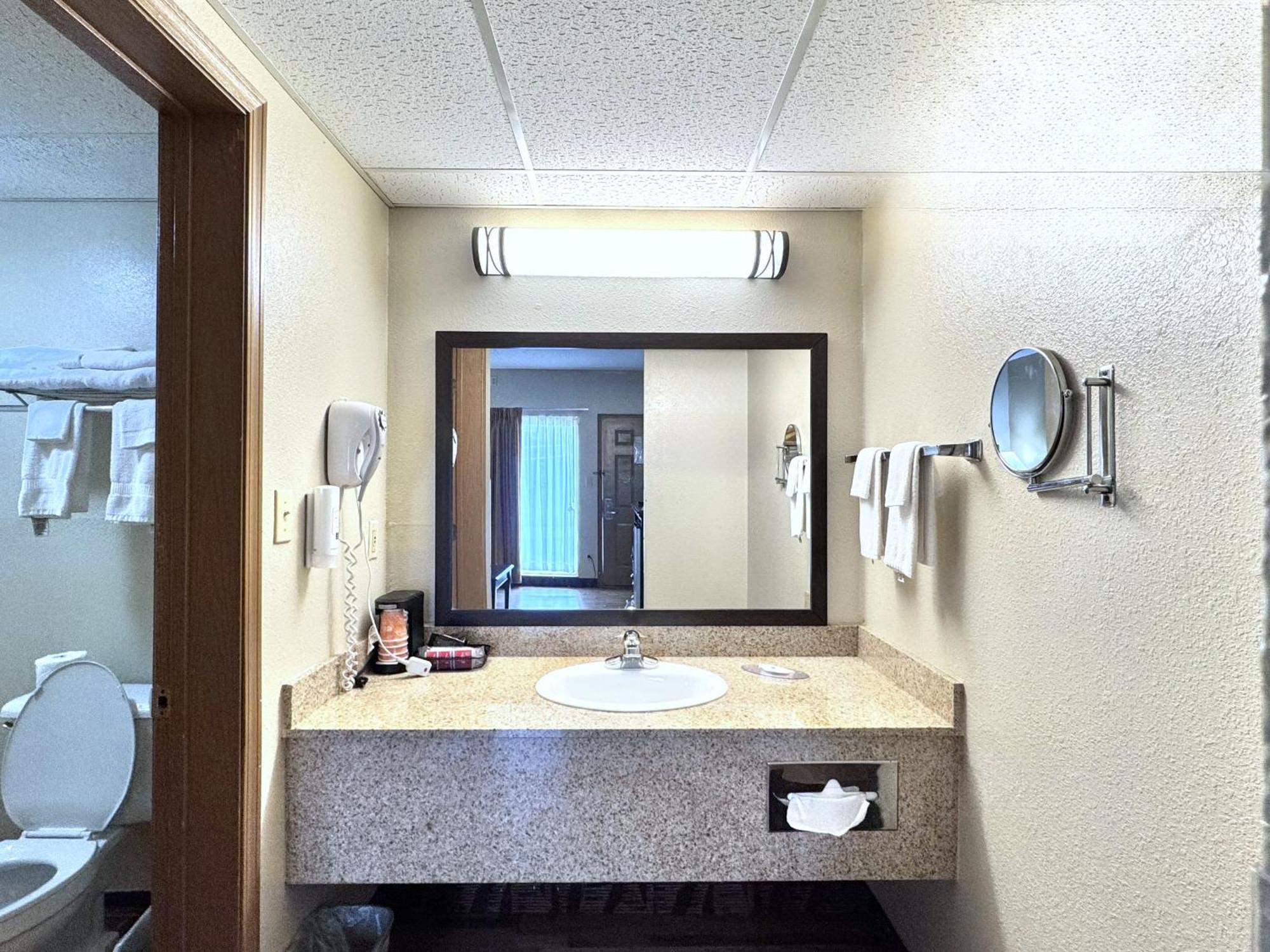 Quality Inn West Branson Kültér fotó